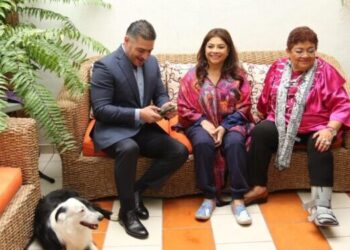 Sin embargo, hace un par de semanas en el cuarto de guerra de Brugada decidieron invitar sólo ocasionalmente a Harfuch, por aquello de que siempre le gana el aplausómetro y termina brillando más que Brugada. FOTO: Especial