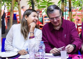 De qué tamaño debe ser la desesperación de la candidata de Morena a la Alcaldía Azcapotzalco, Nancy Núñez, que se atreve a presumir una reunión con Marcelo Ebrard, responsable político de la construcción de la Línea 12 del Metro que se desplomó en 2021 y dejó 26 personas fallecidas. FOTO: Facebook Nancy Núñez