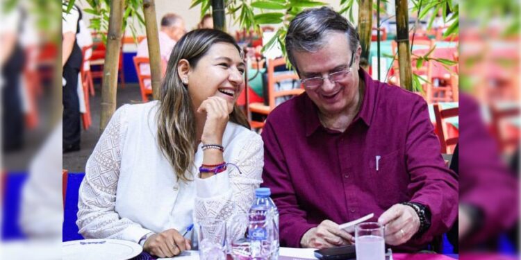 De qué tamaño debe ser la desesperación de la candidata de Morena a la Alcaldía Azcapotzalco, Nancy Núñez, que se atreve a presumir una reunión con Marcelo Ebrard, responsable político de la construcción de la Línea 12 del Metro que se desplomó en 2021 y dejó 26 personas fallecidas. FOTO: Facebook Nancy Núñez