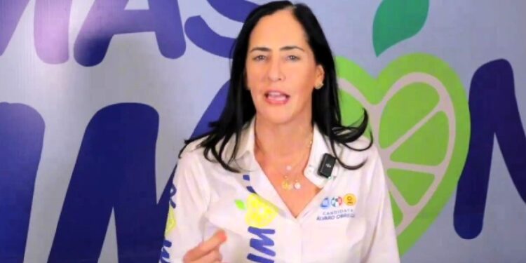La alcaldesa de Álvaro Obregón con licencia, Lía Limón, quien también es candidata a reelegirse, alertó que Morena pretende asestar otro golpe a las familias con mayores necesidades en esa demarcación. FOTO: Especial