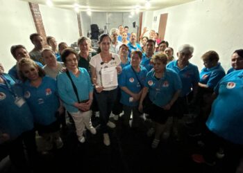 Lía Limón y representantes de los mercados de la alcaldía se comprometieron a seguir mejorando esos espacios, en pocas palabras a echarle “Más limón a los mercados de Álvaro Obregón”. FOTOS: Especial