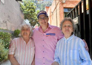 Luis Mendoza, candidato a la alcaldía Benito Juárez por la Coalición “Va X la CDMX”, se comprometió abrir el tercer Centro de Educación Continua para el Adulto Mayor (Cecam), mejor conocido como universidad de la tercera edad, mismo que ubicará en la zona oriente de la demarcación. FOTO: Especial