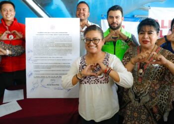 La abanderada de Morena, PT y PVEM, explicó que el objetivo es llevar a cabo una serie de acciones para ampliar y profundizar un mecanismo que permita la distribución directa de productos de la Central de Abasto a la población de Iztapalapa. FOTO: Especial