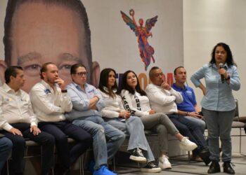 Margarita Saldaña Hernández, candidata a la reelección por la alcaldía Azcapotzalco de la alianza PAN, PRI y PRD, acusó este lunes que hoy en esa demarcación hay colonias sufriendo de falta de agua, aun cuando hay lugares que no dependen del sistema Cutzamala.