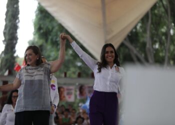 Estamos en un punto donde hay dos caminos: uno continuar en un estado fallido, en crisis, impunidad, negligencia y corrupcion con Sheinbaum o el cambio verdadero con Xóchitl Gálvez: Alessandra Rojo. FOTOS: Especial