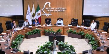 Nos cuentan que en la dirigencia de Morena en la Ciudad de México tienen un análisis jurídico sobre el “regalito” de siete diputados plurinominales que les dieron cinco de los consejeros electorales de la Ciudad de México, votación dividida, que contó con la oposición de dos consejeras.
