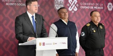 No queda claro a quién hay que reclamarle, si al que formalmente es el titular de la Secretaría de Seguridad Ciudadana, Pablo Vázquez, o a quien verdaderamente manda en la dependencia, el “Jefe Máximo”, el subsecretario Israel Benítez. FOTO: Archivo GCDMX