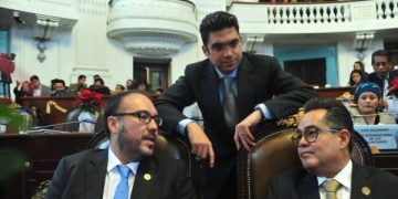 Sancionar a Jorge Romero sería abrir la puerta para que los mismos diputados de hoy sean investigados y sancionados en el futuro, aunque no ejerzan recursos públicos. No se van a dar un balazo en el pie. ¿O sí? FOTO: Archivo ALDF