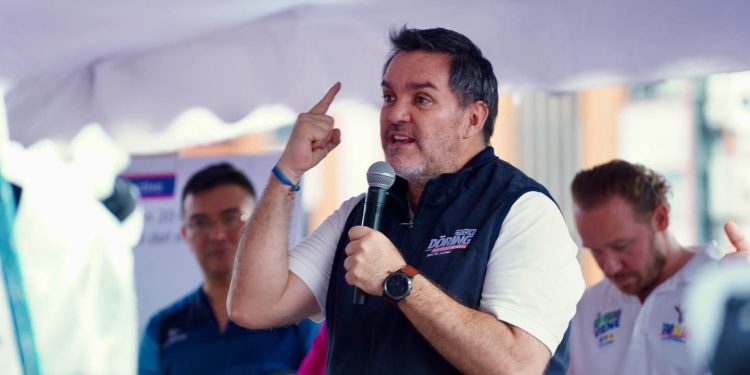 Luego de que el TEPJF desechó el recurso interpuesto por la oposición por la ilegal asignación de diputados plurinominales en el Congreso local, el diputado local del PAN, Federico Chávez Semerena, sostuvo que en la capital del país “ha muerto la democracia y Morena terminará por aplastar nuestra dignidad como citadinos”.  FOTO: Especial