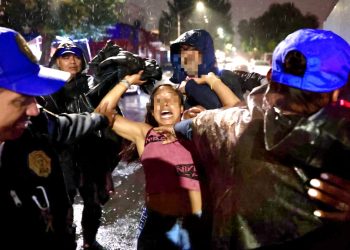 La venta de alcohol ilegal en zonas de alta incidencia, a través de chelerías toreras, ha disminuido hasta en un 70 por ciento, sin embargo, han comenzado a buscar otros sitios como domicilios particulares, garajes en incluso cajones de estacionamiento en áreas comunes que improvisan para ello.