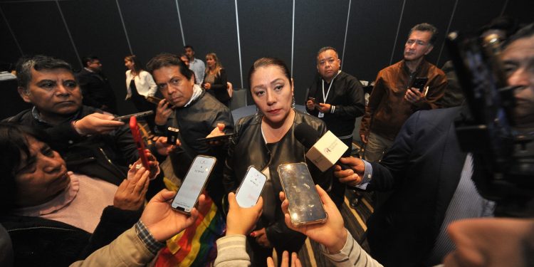 La minuta del Sendo entrará en fast track, directo al Pleno para su discusión de trámite e inmediata aprobación. Morena cuenta ya con poco más que la mayoría calificada: 46, de los 44 necesarios. Ellos hicieron antes su tarea de “compra” de tres diputados, pues originalmente tenían 43. Además, se requiere sólo mayoría simple. FOTO: Especial