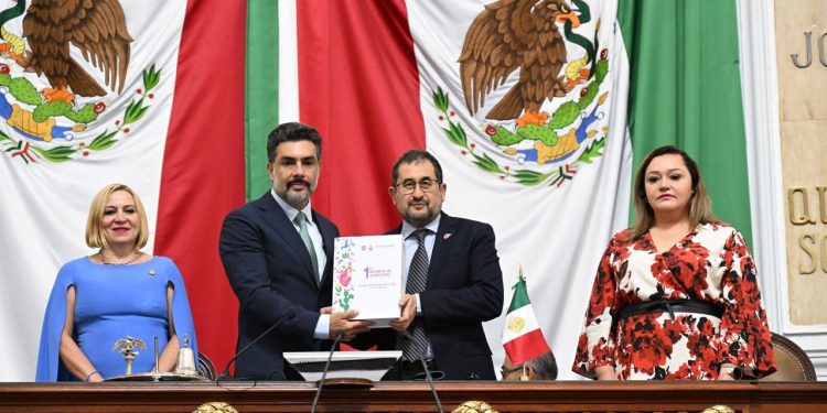 La primera: que la jefa de Gobierno, Clara Brugada desdeñó al Congreso de la Ciudad de México doblemente porque no acudió a entregar personalmente su Primer Informe ni a la toma de protesta de jueces y magistrados. FOTO: Especial