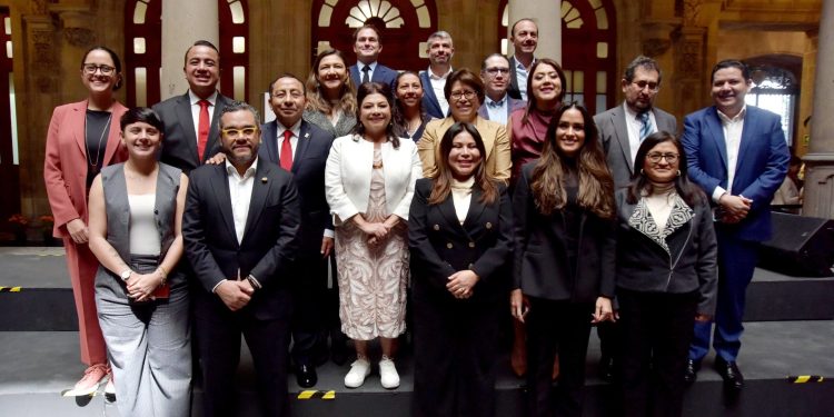 Instalan Cabildo Brugada y los Alcaldes de la CDMX