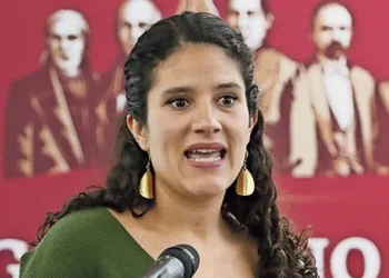Seleccionó a siete aspirantes que pasaron a la “siguiente ronda”. Por supuesto, ahí figura quien al final de la simulación será la designada por el Congreso de la Ciudad de México: Bertha Alcalde Luján, hermana de Luisa María, presidenta nacional de Morena.