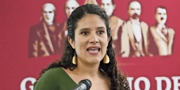 Seleccionó a siete aspirantes que pasaron a la “siguiente ronda”. Por supuesto, ahí figura quien al final de la simulación será la designada por el Congreso de la Ciudad de México: Bertha Alcalde Luján, hermana de Luisa María, presidenta nacional de Morena.