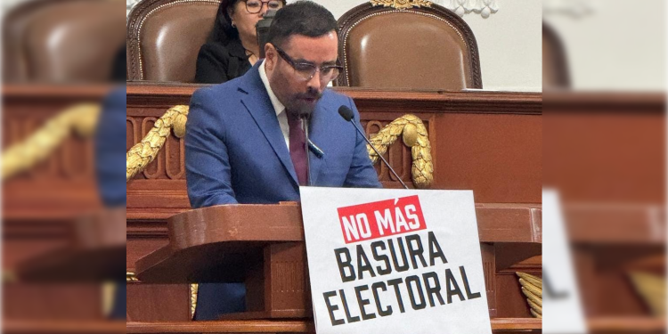 FOTO: Autogol de Romo