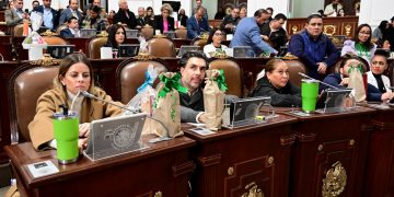 El pleno del Congreso de la Ciudad de México acordó la integración de la Comisión Permanente y la Mesa Directiva, así como el calendario de sesiones, correspondiente al Primer Receso del Primer Año de Ejercicio de la III Legislatura, la cual sesionará del 31 de diciembre de 2024 al 31 de enero de 2025.