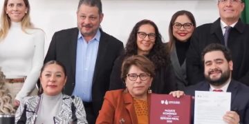 La Ciudad de México se consolidará como la capital política, financiera y cultural del país, gracias a un desendeudamiento neto de 0.5% en términos reales, afirma la jefa de Gobierno.