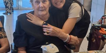 Joselyn Cabrera, de Mérida, Yucatán, practica de manera remota. Se siente conectada con la expansión de Huellas a la CDMX porque la deja aplicar sus conocimientos y aportar a un proyecto con un impacto social significativo.