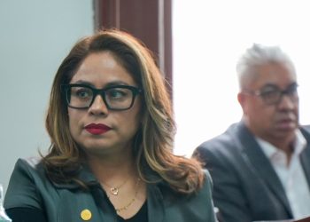 En el marco de la Mesa de Trabajo rumbo al Presupuesto 2025, realizada entre el Congreso de la Ciudad de México y la Comisión de Derechos Humanos local, la Diputada Claudia Montes de Oca, del Grupo Parlamentario del PAN, destacó la necesidad de atender con urgencia a las personas en situación de calle y a los migrantes en tránsito, dos de los sectores más vulnerables en la capital. FOTO: Especial