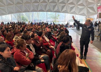 En 2024, 2 mil 577 mujeres fueron reconocidas por su trabajo y esfuerzo diario y en una segunda etapa del programa social “Pa´ las Jefas" se beneficiará a mil 400 mujeres, pilar de su familia