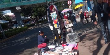 El comercio ambulante ha crecido en la llamada Ciudad de la Salud