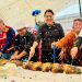 Al continuar con las actividades del Gran Festival de la Rosca de Reyes en la Alcaldía Tláhuac, la mañana de este lunes tuvo lugar la partida del emblemático pan tradicional de Día de Reyes por parte de la alcaldesa Berenice Hernández Calderón, quien compartió con el público visitante la que es considerada la rosca más grande de la Ciudad de México. FOTO: Especial