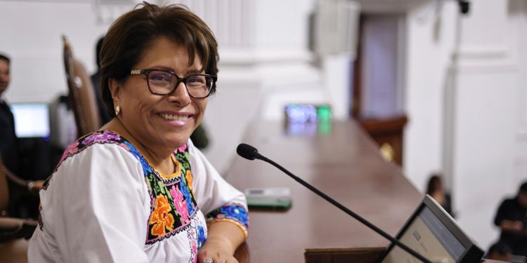 Martha Ávila, representante del Grupo Parlamentario de Morena ante el Consejo General del Instituto Electoral de la Ciudad de México (IECM), destacó el papel fundamental del organismo en la vida política de la capital a 26 años de su creación. FOTO: Especial