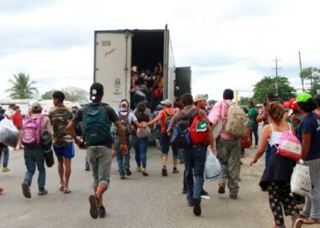 Tal parece que la jefa de Gobierno, Clara Brugada desconoce la potencial crisis migratoria que enfrentará la CDMX a partir del lunes que Donald Trump asuma su presidencia y comience a deportar a cientos de miles de personas, muchas de las que terminarán en calles de la capital del país, en situación de calle. FOTO: Especial