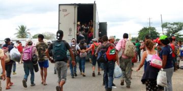 Tal parece que la jefa de Gobierno, Clara Brugada desconoce la potencial crisis migratoria que enfrentará la CDMX a partir del lunes que Donald Trump asuma su presidencia y comience a deportar a cientos de miles de personas, muchas de las que terminarán en calles de la capital del país, en situación de calle. FOTO: Especial