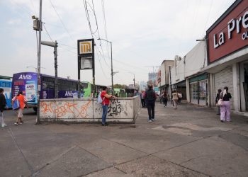 Con apoyo de las organizaciones de comerciantes, Mauricio Tabe, alcalde de Miguel Hidalgo arrancó las Jornadas de Limpieza en los alrededores del paradero de Tacubaya, que ahora en adelante tendrá cada tercer martes del mes, sus espacios limpios y libres de puestos ambulantes.