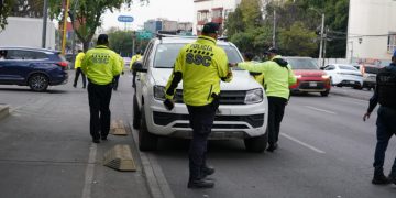 Alcaldía y SSC van contra vehículos mal estacionados en MH