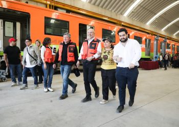 En el contexto de la incertidumbre sobre si se confirmará el relevo en la dirección general del Metro, la jefa de Gobierno, Clara Brugada, le dio un espaldarazo a Guillermo Calderón, actual titular de ese Sistema de Transporte Colectivo. FOTO: Especial