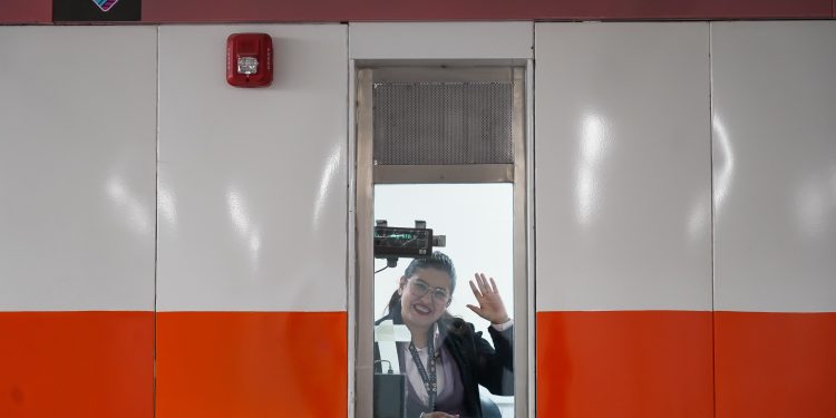 Después de encabezar un recorrido de supervisión, la mandataria capitalina mencionó que ya se terminaron todos los requerimientos físicos en las estaciones Cuauhtémoc, Insurgentes, Sevilla y Chapultepec. FOTO: Especial