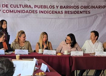 Ante la presencia de la alcaldesa de Iztapalapa, Aleida Alavéz, la concejal Juana María Pedroza realizó la sesión inaugural de la Comisión de Pueblos y Barrios Originarios y Comunidades Indígenas Residentes del Concejo de esa demarcación para el periodo 2024-2027