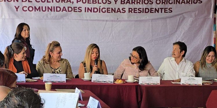 Ante la presencia de la alcaldesa de Iztapalapa, Aleida Alavéz, la concejal Juana María Pedroza realizó la sesión inaugural de la Comisión de Pueblos y Barrios Originarios y Comunidades Indígenas Residentes del Concejo de esa demarcación para el periodo 2024-2027
