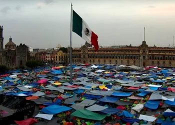 Otra mala noticia para Clara Brugada, la jefa del alicaído Gobierno de la Ciudad de México: ya no podrá hacer sus montajes multitudinarios de ciudadanos coaccionados para ir al Zócalo capitalino. FOTO: Webcams de México