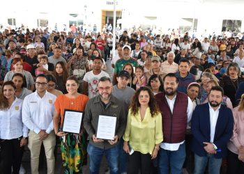 El día de ayer se entregaron más de 890 financiamientos, que corresponden a un monto total de 9 millones 480 mil pesos, de manos del Alcalde Mtro. Fernando Mercado Guaida y de Daniela Cordero Arenas, Directora del FONDESO.