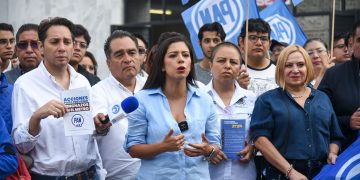 Durante una campaña de volanteo en la glorieta del Metro Insurgentes donde acudió acompañada de legisladores y militantes del PAN, Gutiérrez Ureña dijo que el objetivo de esta actividad es exhortar a los usuarios a que denuncien las agresiones que se viven dentro del Sistema de Transporte Colectivo.