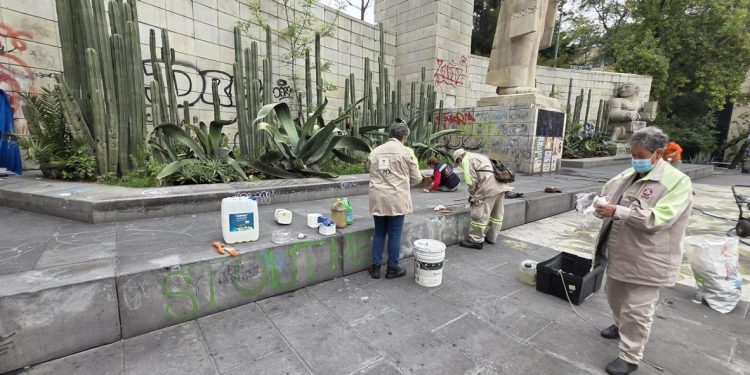 La Alcaldía Cuauhtémoc, a través de las áreas de Patrimonio Cultural y Servicios Urbanos, realizó una intervención integral en la explanada del Monumento a la Madre, emblemático espacio público que alberga historia, memoria colectiva y significado cultural para miles de capitalinos.