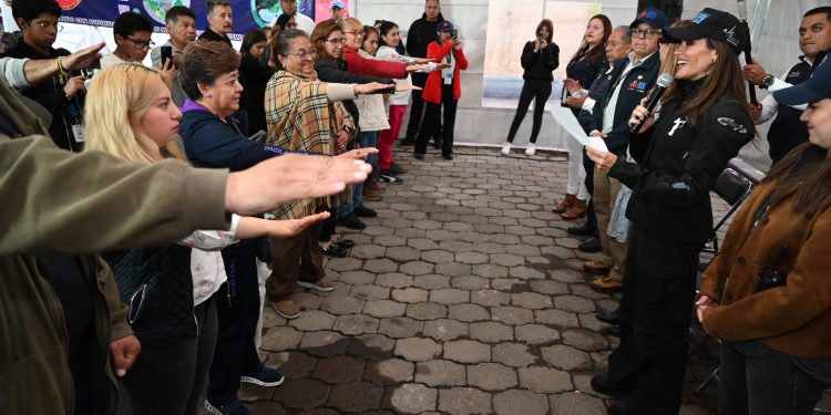 Ale Rojo toma protesta a redes vecinales de prevención en Cuauhtémoc
