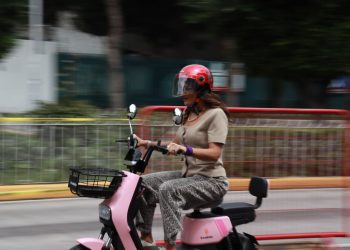 Con el objetivo de acercar a la población a nuevas alternativas de movilidad y fomentar la conciencia ambiental desde lo local, el Gobierno de Cuauhtémoc, que encabeza Alessandra Rojo de la Vega llevó a cabo la jornada Ecomobility MX: Conduce Verde en la Cuauhtémoc, una experiencia ciudadana orientada a promover una conducción más segura, incluyente y sustentable.