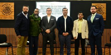 En el segundo y último día de trabajos del foro “Reforma en materia de regulación del uso de motocicleta para evitar su uso en la comisión de hechos delictivos”, el diputado Mario Enrique Sánchez (PAN) aseguró que se busca la seguridad de las personas usuarias de motocicletas, de la ciudadanía en general y, sobre todo, que el gobierno pueda hacer su trabajo. FOTO: Especial