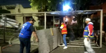 Al no contar con las autorizaciones ni cumplir con la normatividad especificada en la Gaceta Oficial de la Ciudad de México, fueron retiradas estructuras de cafeterías y restaurantes que obstruían la vía pública en diversos puntos de la demarcación a fin de recuperar el espacio público y permitir el libre tránsito.