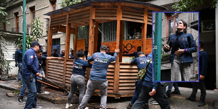 La alcaldesa Alessandra Rojo de la Vega encabezó un operativo de recuperación del espacio público en calles de las colonias Juárez, Condesa y Roma Norte. Durante el recorrido, se retiraron estructuras irregulares, pérgolas, cables, tubos, puestos metálicos y otros obstáculos que bloqueaban el libre tránsito. FOTO: CDMX Magacín