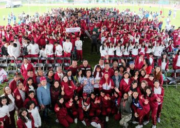 Elogió su brillante participación en frontón, ciclismo, badminton, tiro deportivo, raquetbol, taekwondo, karate, box y natación artística.