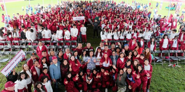 Elogió su brillante participación en frontón, ciclismo, badminton, tiro deportivo, raquetbol, taekwondo, karate, box y natación artística.