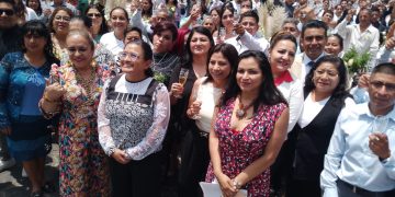 En el ex Convento de Culhuacán, más de 300 parejas contrajeron matrimonio civil teniendo como madrina de honor a la Alcaldesa de Iztapalapa, Aleida Alavez Ruiz.