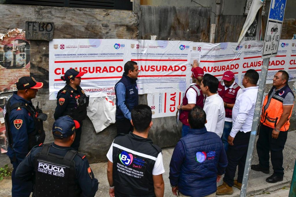 Luis Mendoza destacó que la alcaldía cuenta con un micrositio en el que los habitantes pueden consultar en tiempo real las obras que se realizan en la demarcación, así como la documentación y permisos correspondientes.