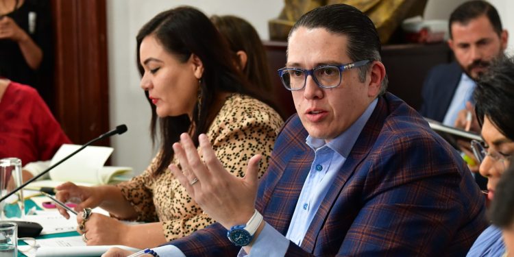 Nos aseguran que los colaboradores del alcalde de Benito Juárez, el panista Luis Mendoza le andan fallando feo y esto le está empezando a generar problemas innecesarios. FOTO: Especial